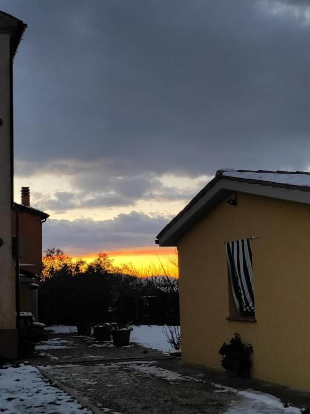 Casa Vacanze Angelica Ostra Vetere Bagian luar foto