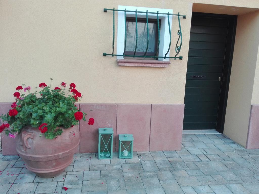 Casa Vacanze Angelica Ostra Vetere Bagian luar foto